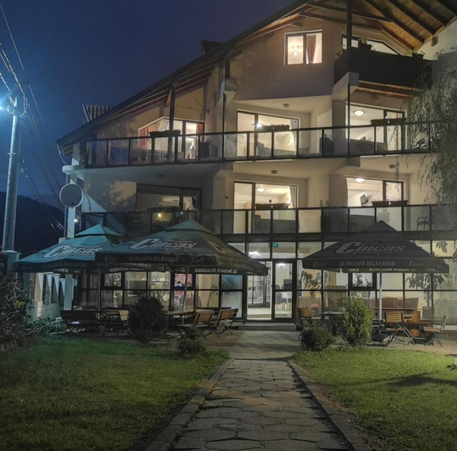 M7 Villa Bed& Bistro Timisu de Jos Exterior foto
