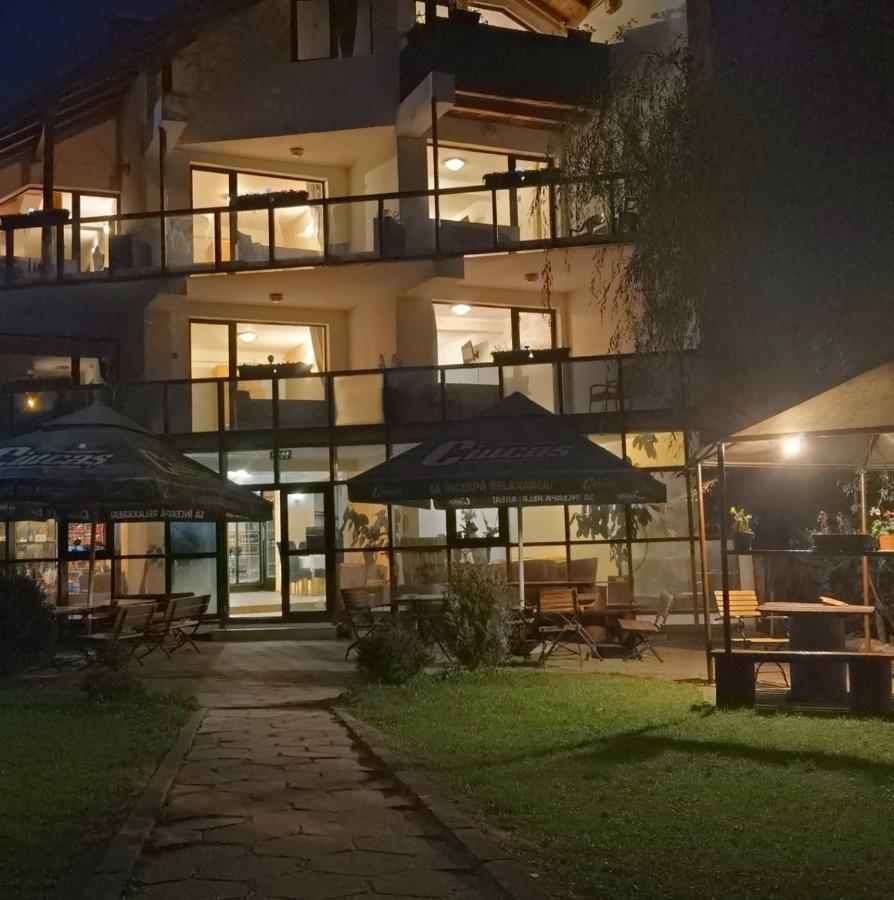 M7 Villa Bed& Bistro Timisu de Jos Exterior foto