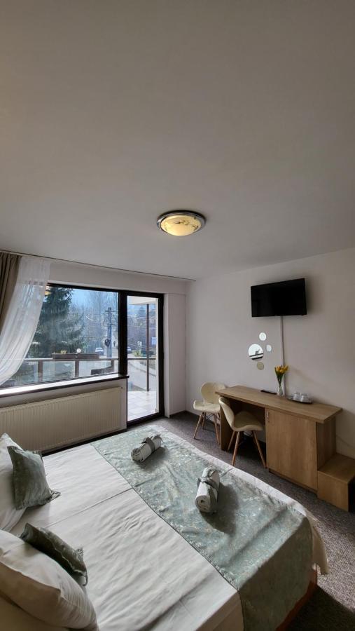 M7 Villa Bed& Bistro Timisu de Jos Exterior foto